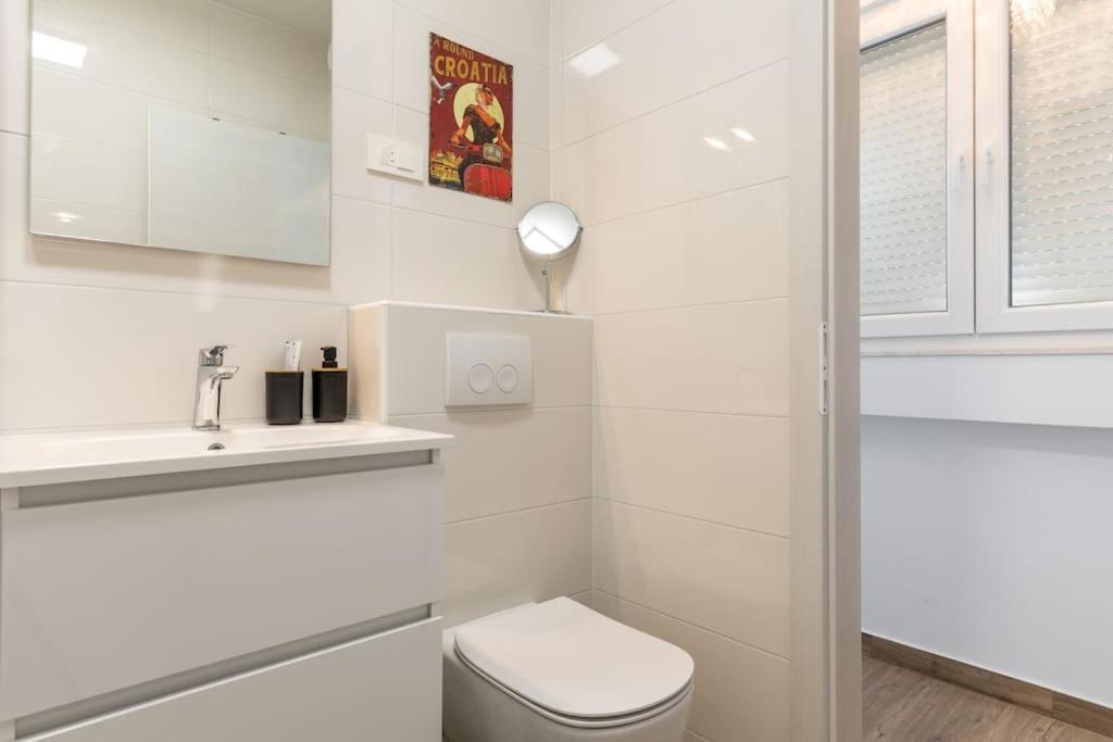 스플리트 Brand New 1Br Near Central Station, Old Town, Beach - 3 Minute Walking 아파트 외부 사진