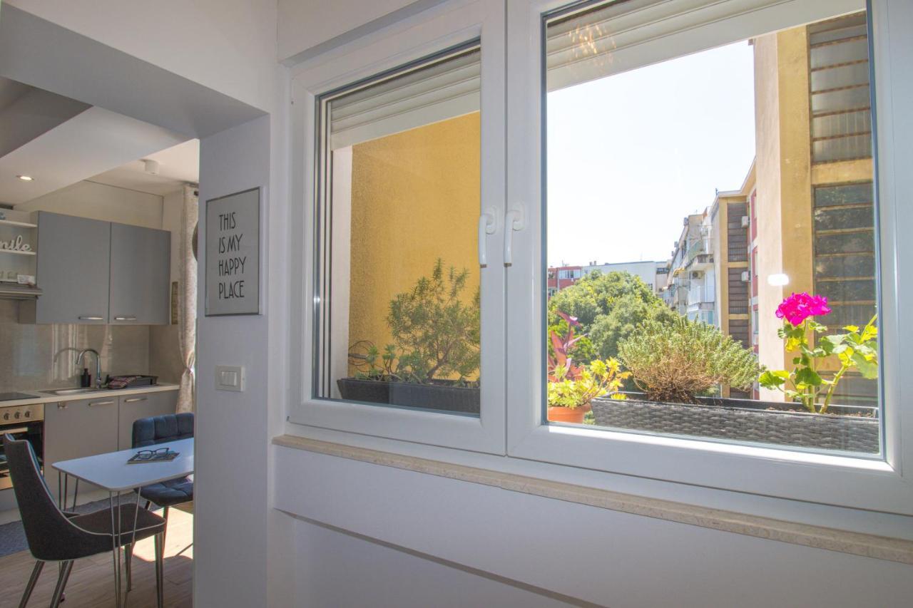 스플리트 Brand New 1Br Near Central Station, Old Town, Beach - 3 Minute Walking 아파트 외부 사진